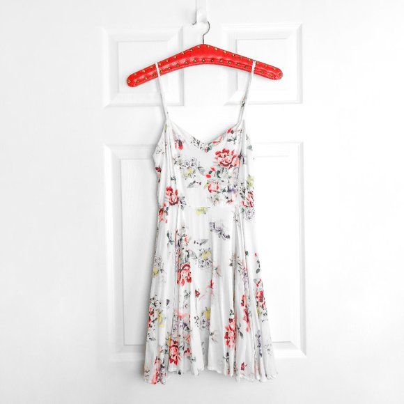 Aritzia Dresses & Skirts - Aritzia Talula Lipinski Dress Floral White